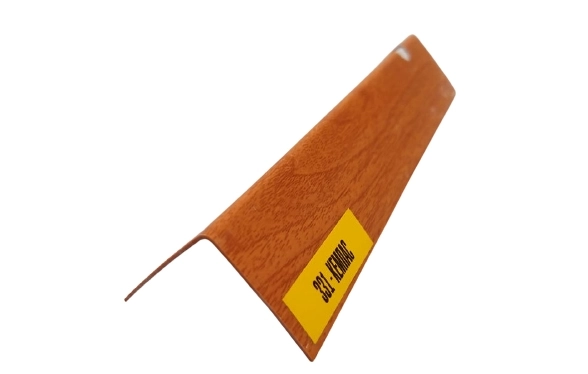 Уголок ПВХ 25х25 Идеал кемпас 2.7м