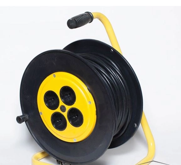 Катушка пласт. на мет.стойке 4-х местн. 300мм б/з