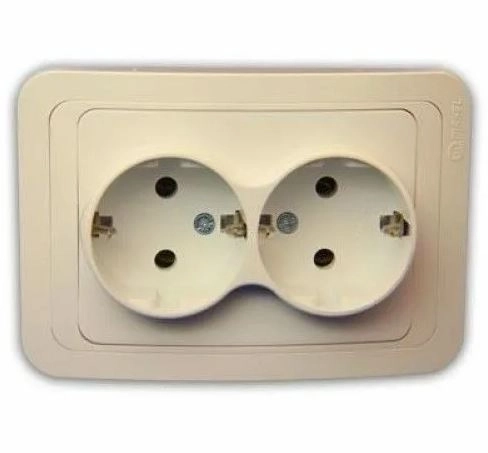 Розетка MAKEL Lil.N.K с/у 2-мест с з/к крем (32.010.082)