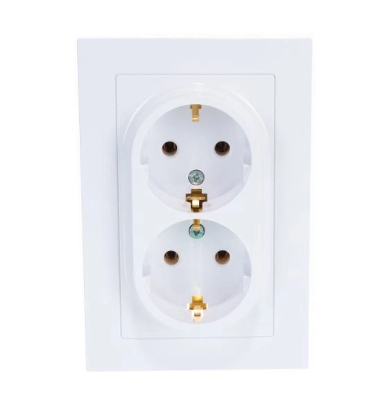 Розетка ATLASDESIGN 2-я с/з 16А в/сб бел ATN000124