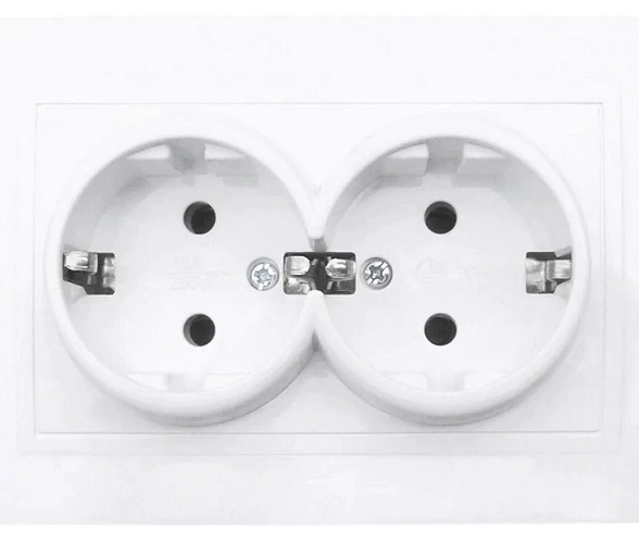 Розетка Tango House 2м с/з СП 10А белая