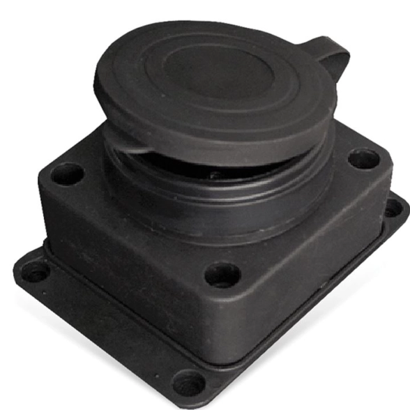 Розетка Универсал 2Р+Е н/у с загл. каучук 16А IP44