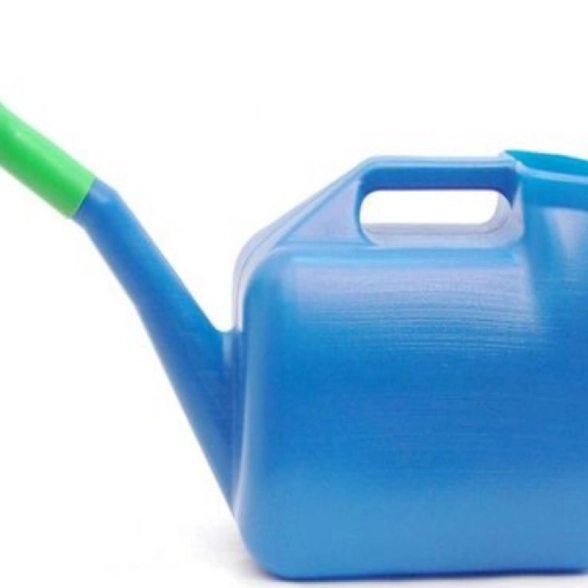 Лейка пластм. цветн. с рассеивателем 12л г.Ижевск 9250