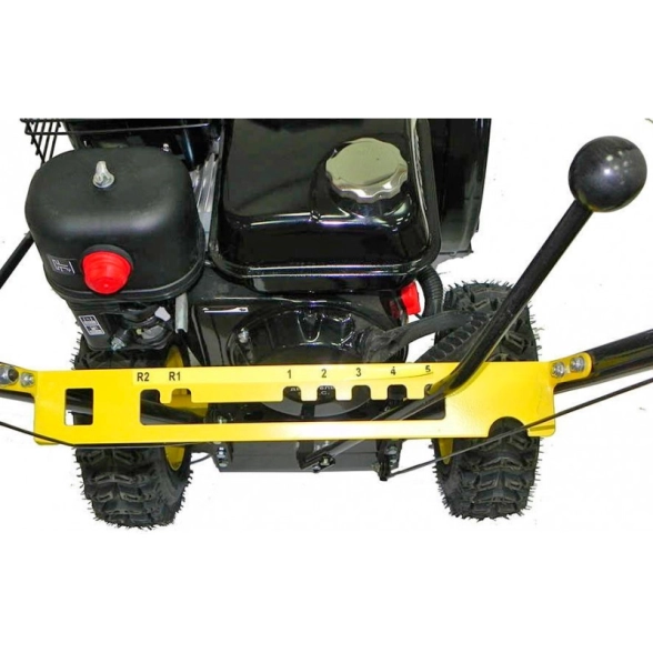 Снегоуборщик Huter SGC 4800EX 7,0лс 560х540мм электрозапуск-image-1